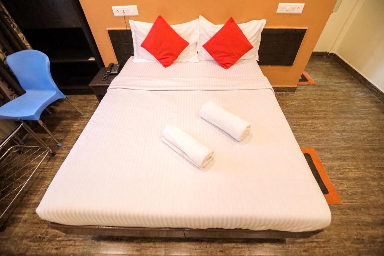 Hotel Sai Niwas โลนาวาลา ภายนอก รูปภาพ